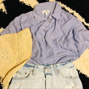 Striped shirt sleeve wide-cut soft blouse.